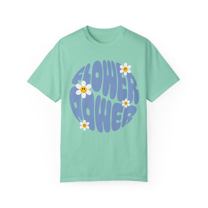 Flower Power Tee - Retro Vibes, Modern Comfort!