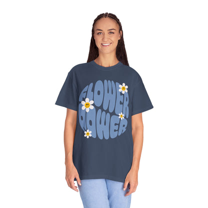 Flower Power Tee - Retro Vibes, Modern Comfort!