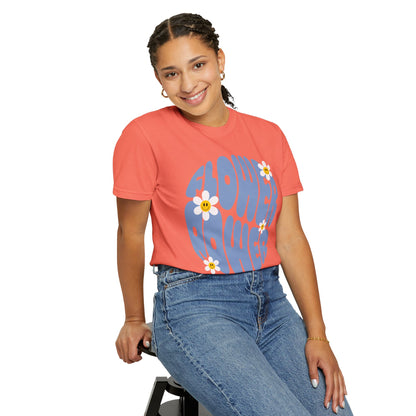 Flower Power Tee - Retro Vibes, Modern Comfort!