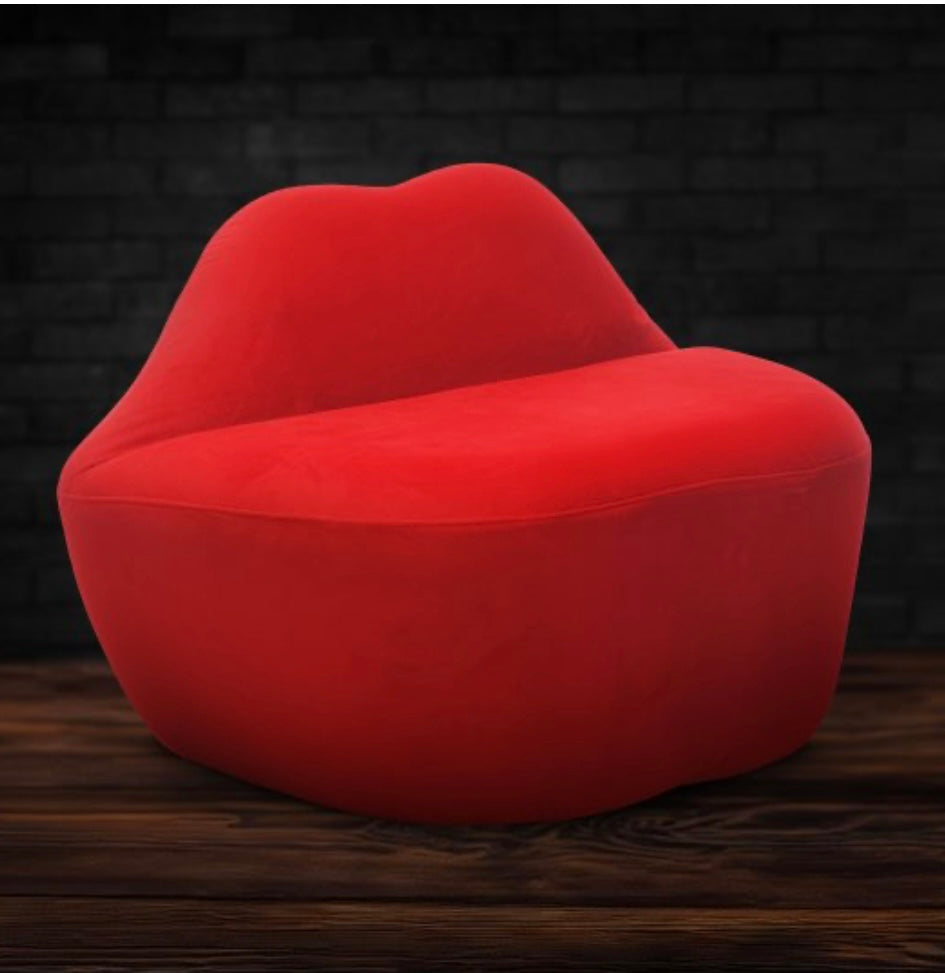 Lips Loveseat